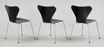 STOLAR, 3 st, "Sjuan" Arne Jacobsen för Fritz Hansen, Danmark.
