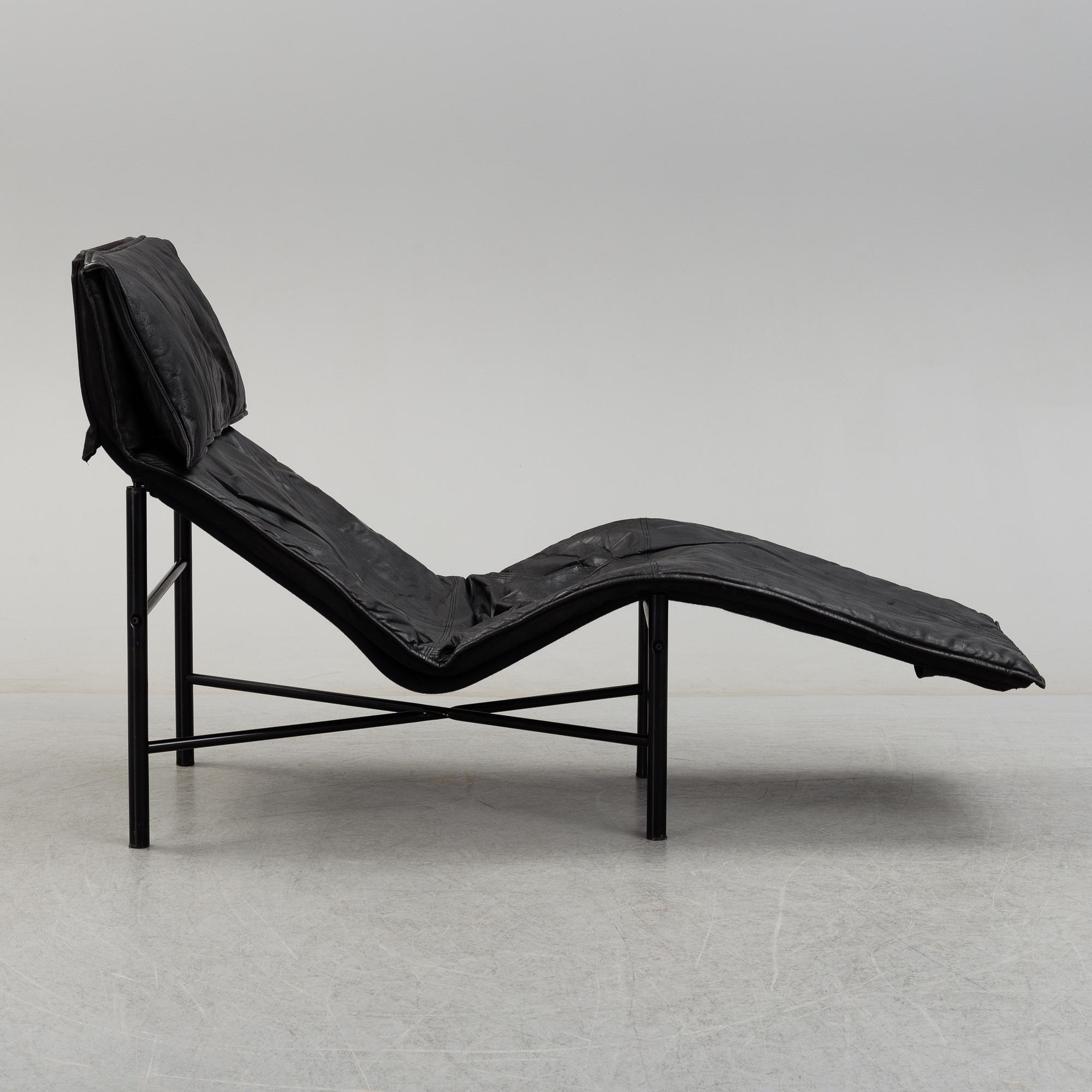 A 1980/90's "Skye" leather lounge chair by Tord Björklund, IKEA.