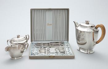 KAFFESERVIS, 3 delar, silver "Jousi" DESSERTBESTICK, 6+6, Kultakeskus, Tavastehus 1955-1975. Tot. vikt ca 1359 g.