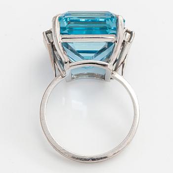 H.Stern, an 18K white gold cocktail ring,  with aquamarine and diamonds.