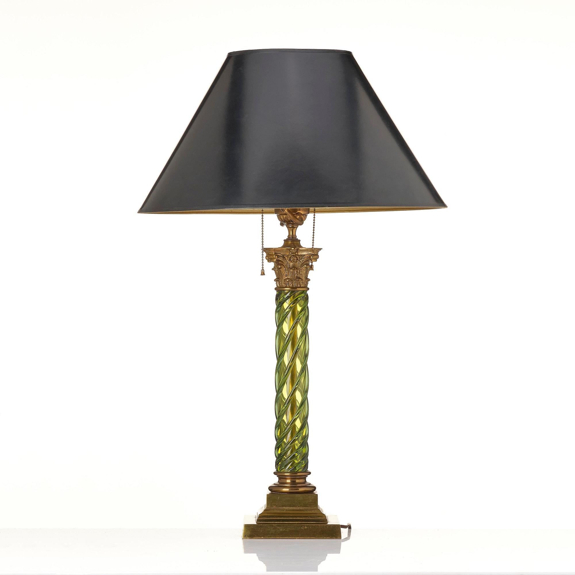 Bordslampa, omkring år 1900, Empirestil.