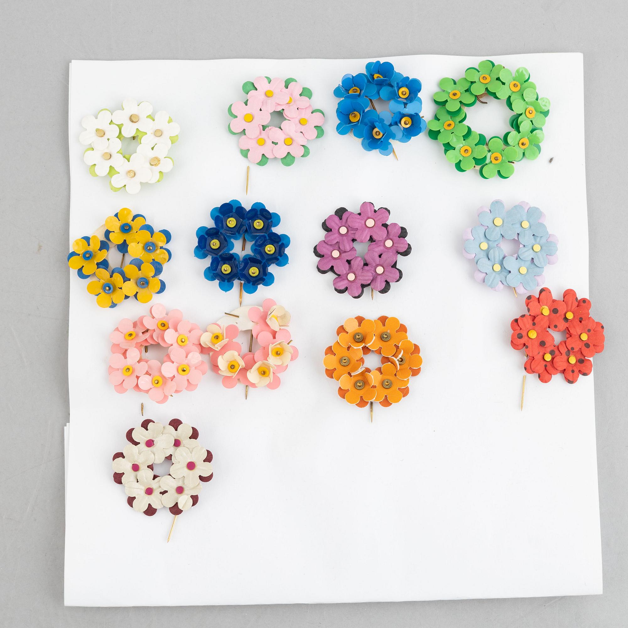 Majblommor samt kransar, ca 100 st, 1908-2015.