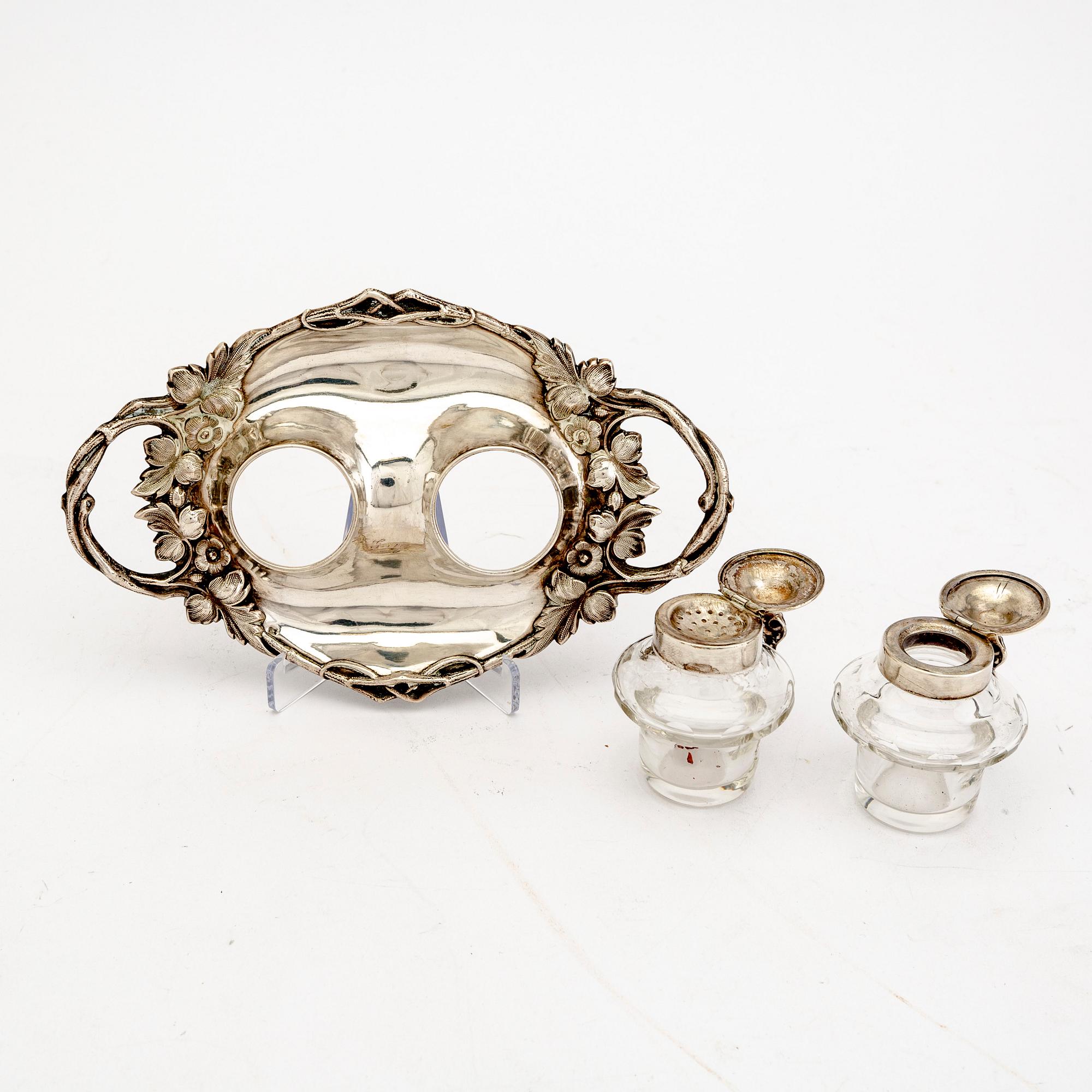 Skrivställ nyrokoko daterat 1877 silver.