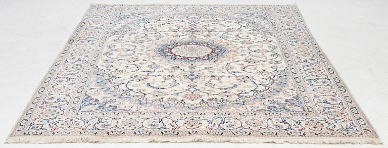 Carpet, Nain approx. 290 x 195 cm.