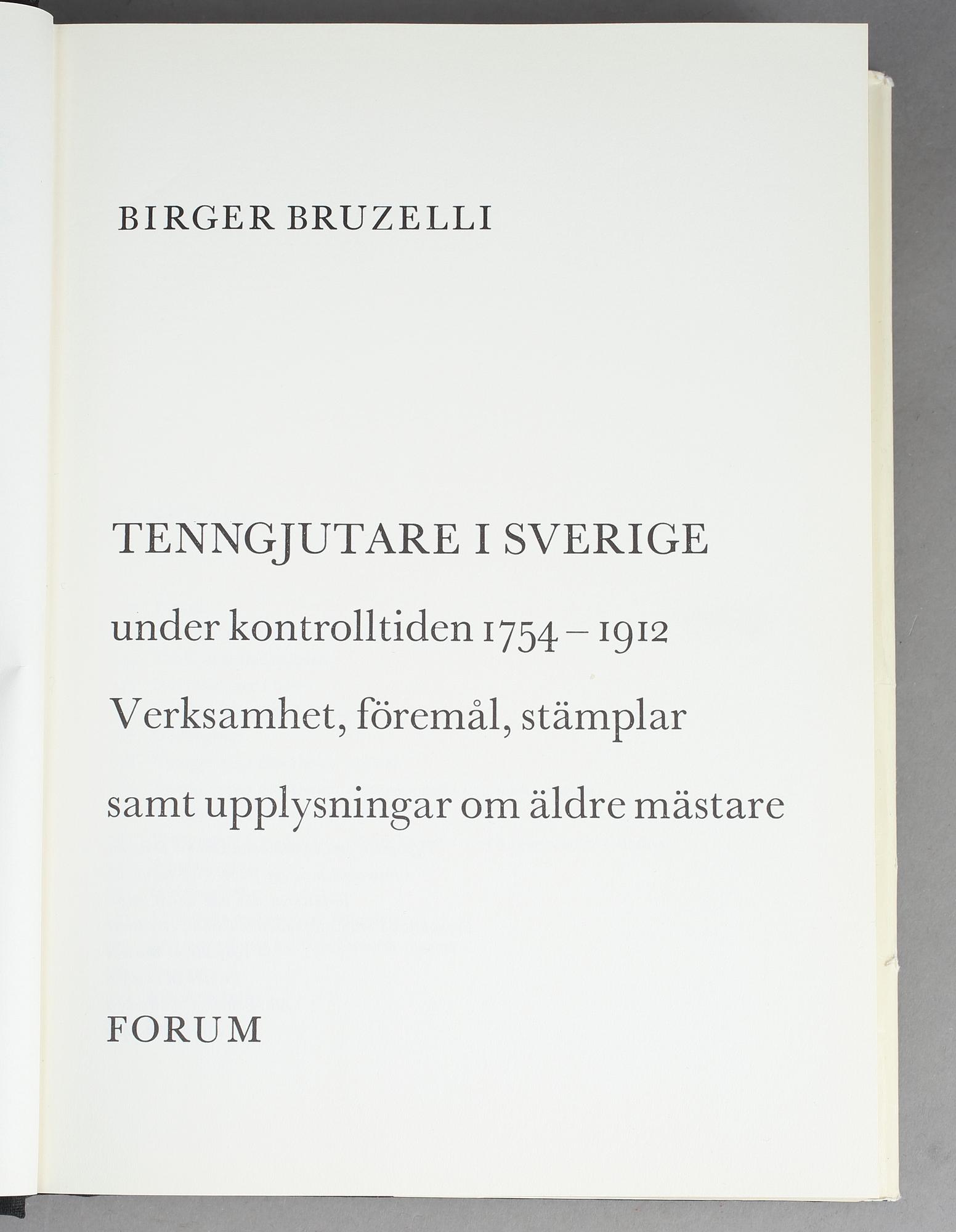 BÖCKER, 3 stycken, konsthantverk.
