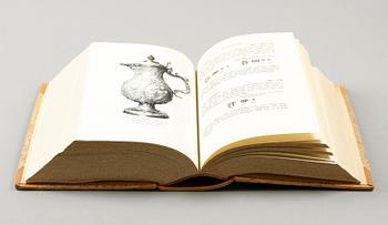 BOK, "Guld- och silversmeder i Sverige 1520-1850", Gustaf Uppmark, 1943.