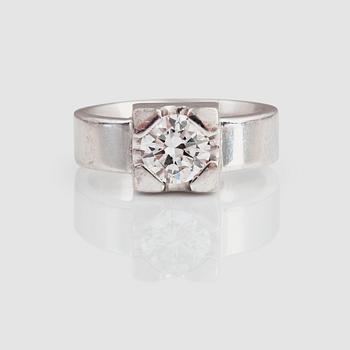 1332. An old-cut diamond, 1.40 cts according to engraving, ring. Quality circa G-H/SI.