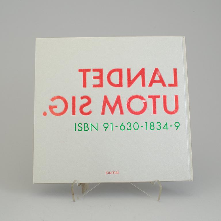 LARS TUNBJÖRK, bok/journal, "Landet utom sig", 1:a upplaga, 1993. Signerad av Lars Tunbjörk.