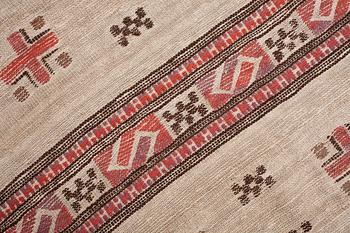 DRAPES, 1 pair. "Röd S-bård". Flat weave.  228 x 105  as well as 223 x 105,5 cm. Signed MMF.