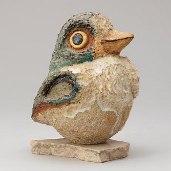 A Tyra Lundgren stoneware figure of a bird, 1973.