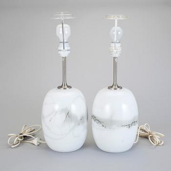 BORDSLAMPOR, ett par, glas, Holmegaard, Danmark, 1900-talets andra hälft.