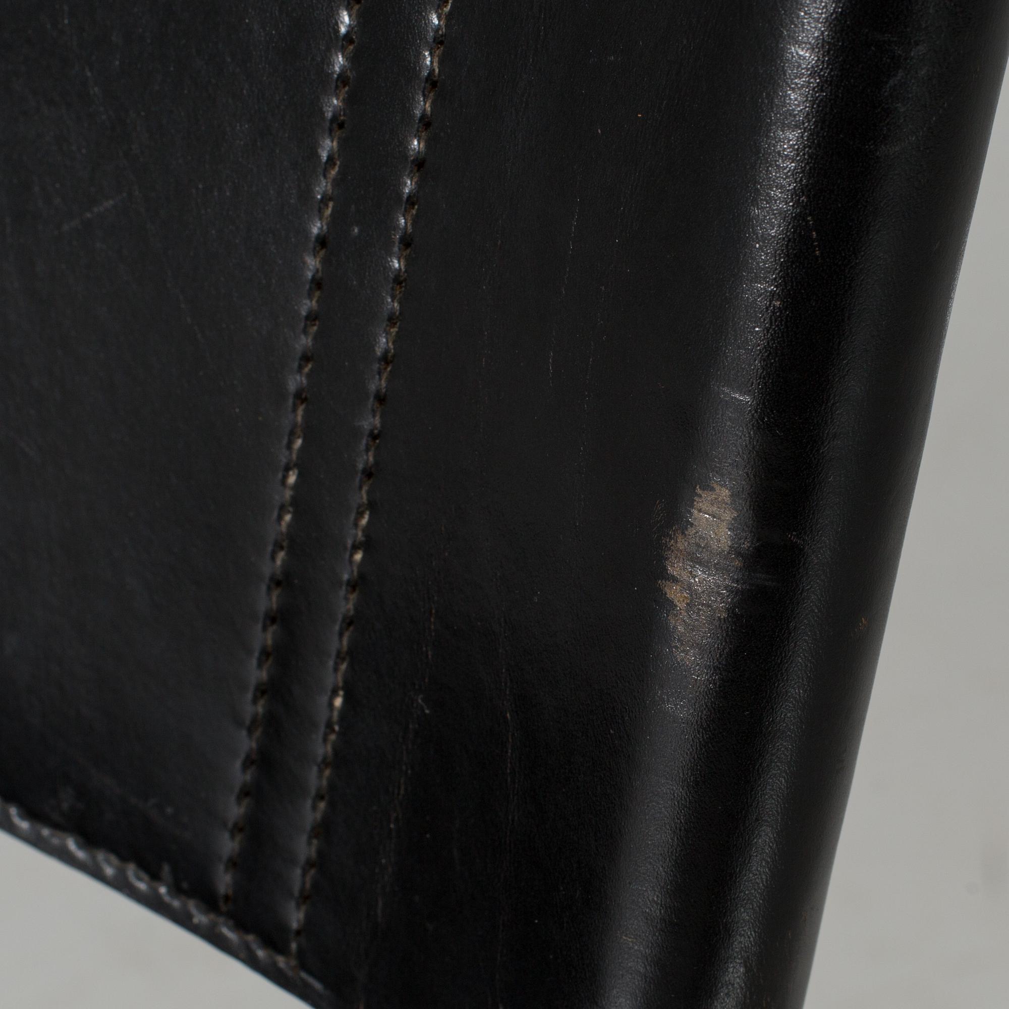 A PAIR OF LINEA VEAM CHAIRS, Italy.