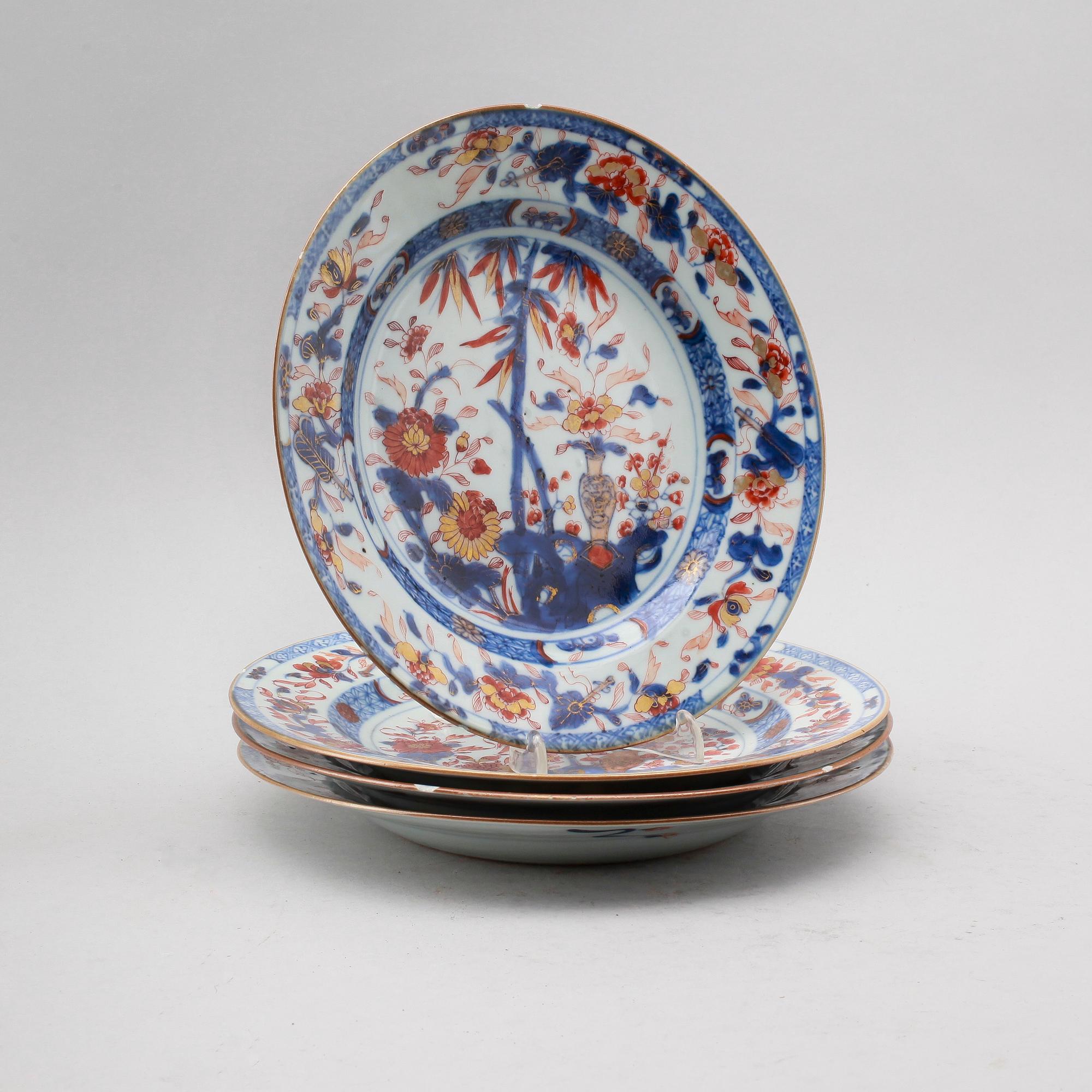 TALLRIKAR, 4 st, porslin, Kina, 1700-talets första hälft.