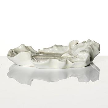 Alf Wallander, an Art Nouveau porcelain dish, Rörstrand, ca 1900, with dedication to Ellen Key.