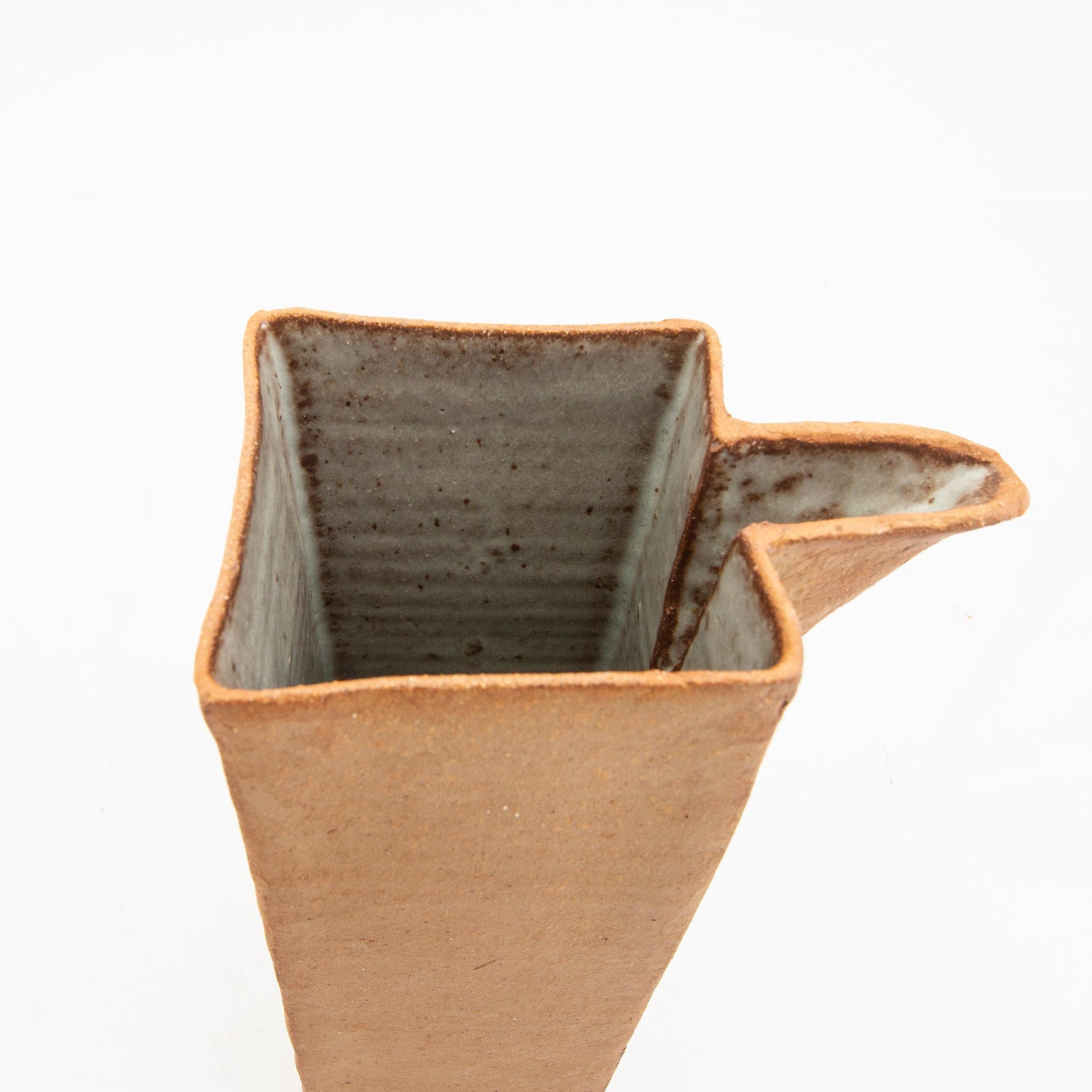 Signe Persson-Melin, tillbringare handsignerad samt daterad -13 (?) devis glaserat stengods.