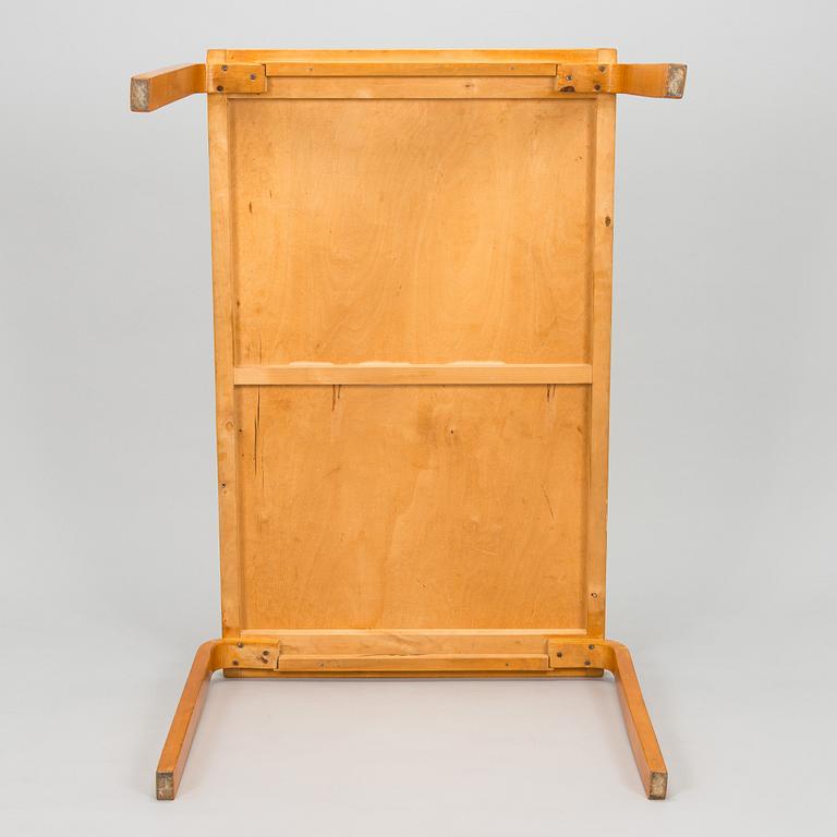 Alvar Aalto, bord, modell 82 för O.Y. Huonekalu- ja Rakennustyötehdas A.B. 1900-talets mitt.