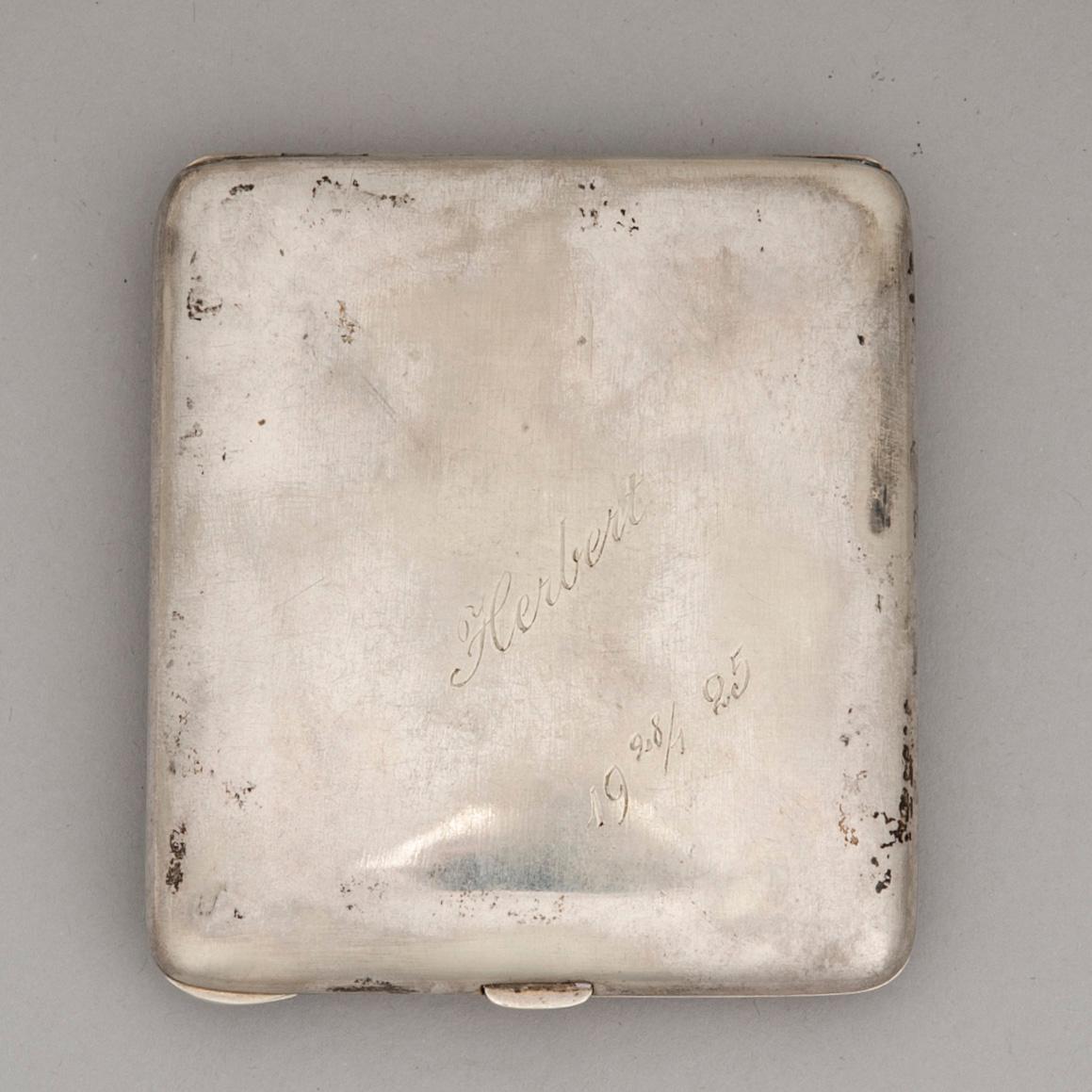 CIGARETTETUI, emaljmålning, nysilver, 1900-talets första kvartal.