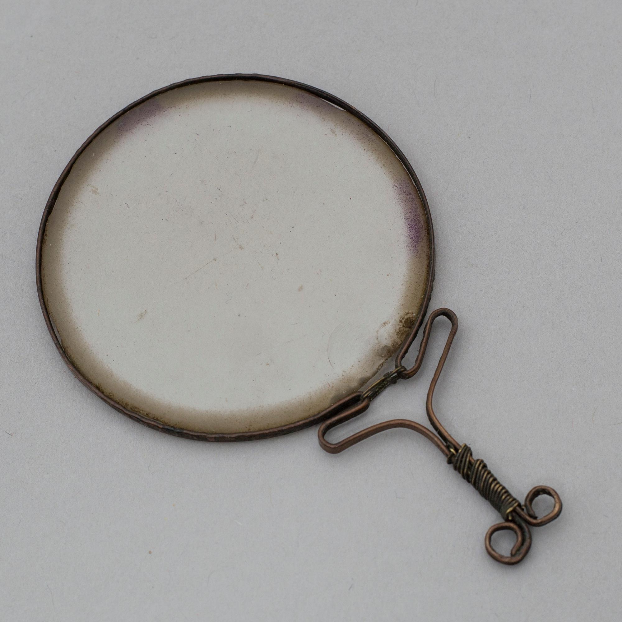 A magnifying glass, 18th/19th century.