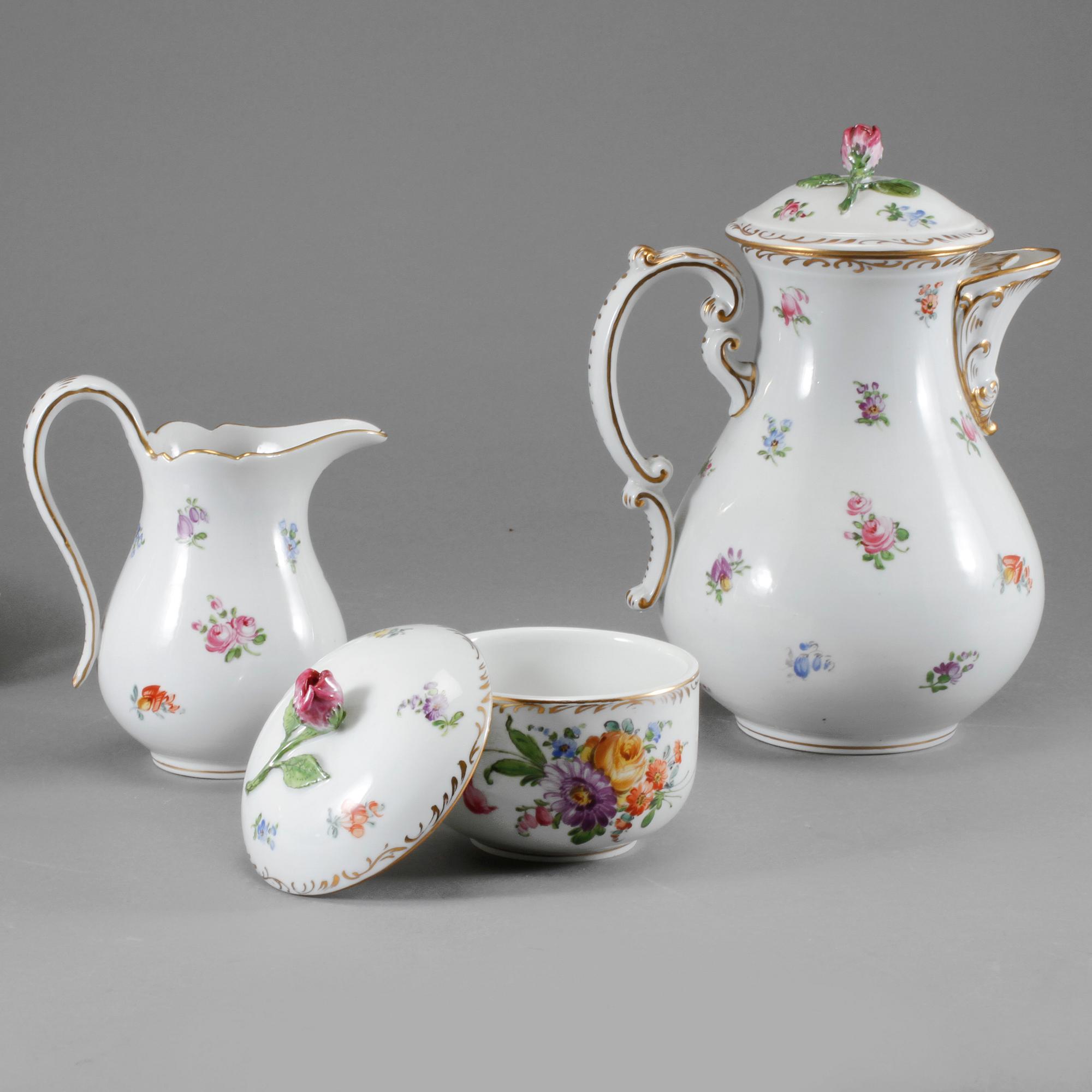 SERVISDELAR, 4 delar, porslin, märkta Dresden, 1900-talets första del.