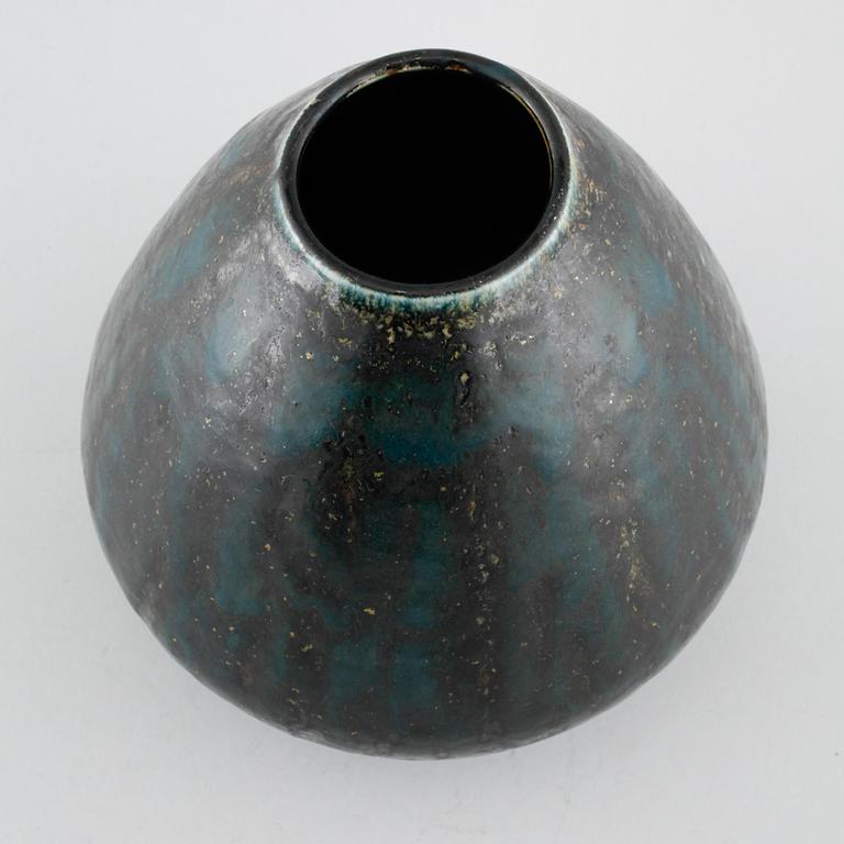 Unique stoneware vase by CARL-HARRY STÅLHANE, Rörstrand, signed and dated -60.