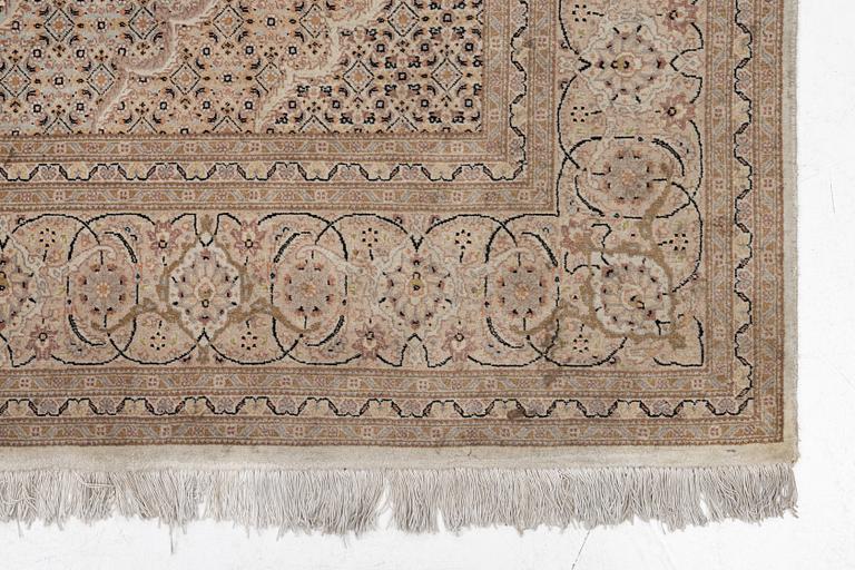 Matta, orientalisk, ca 315 x 203 cm.