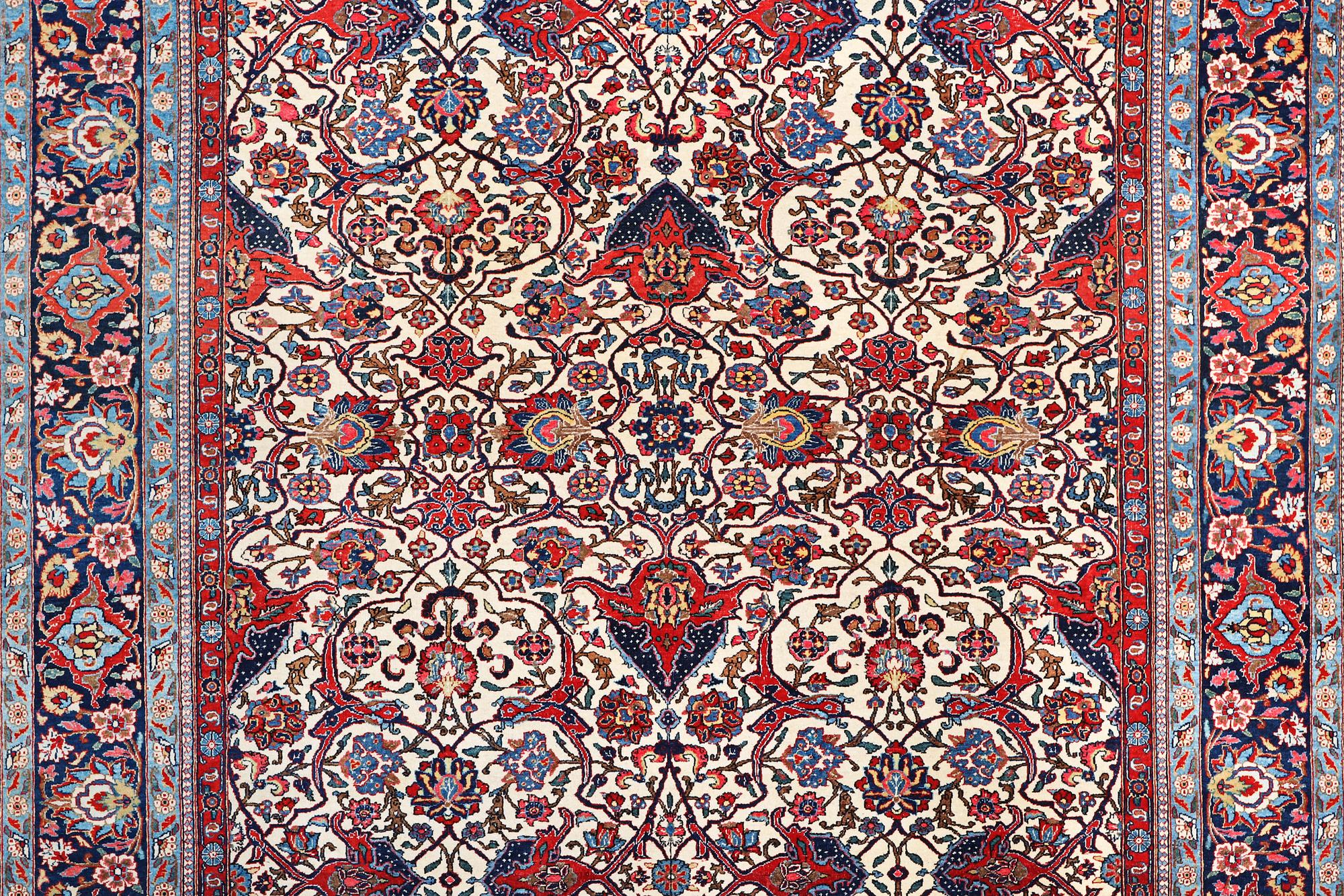 A Kashan Dabir carpet, c. 319 x 212 cm.