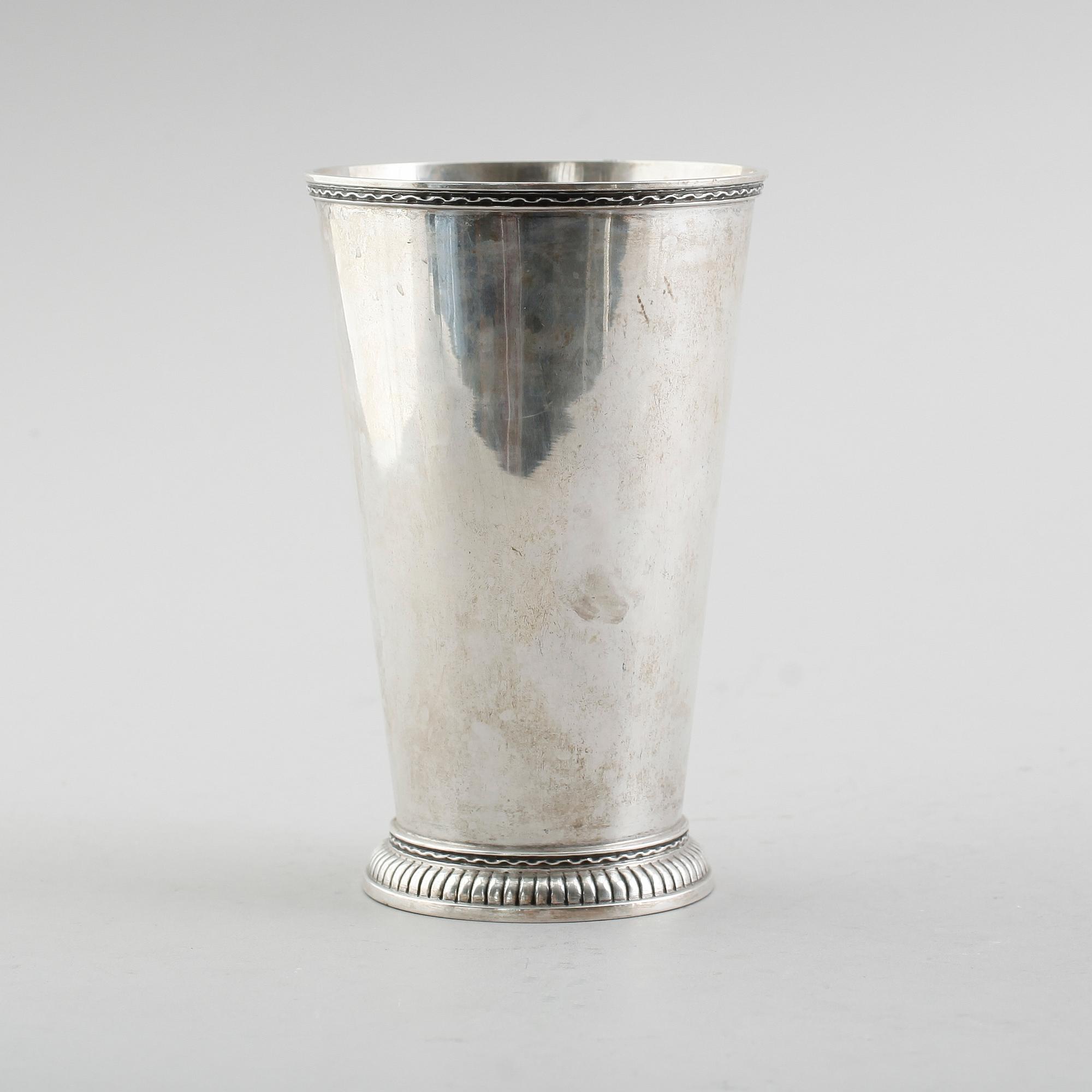 BÄGARE, silver, Erik Råström, Stockholm 1952. Vikt ca 350 gram.