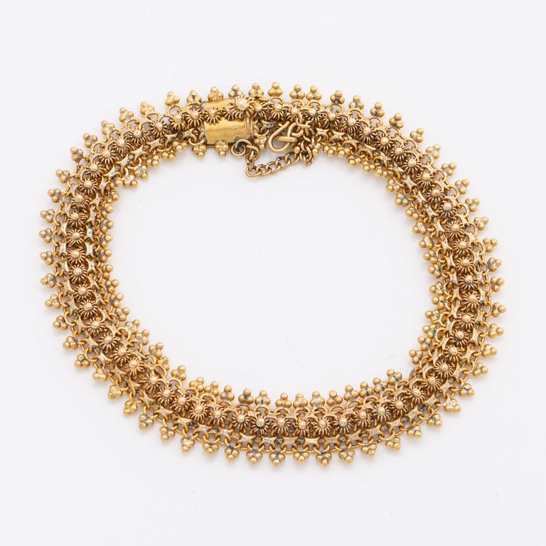 BRACELET 14K gold, 16,8 g, approx 19 x 1 cm.