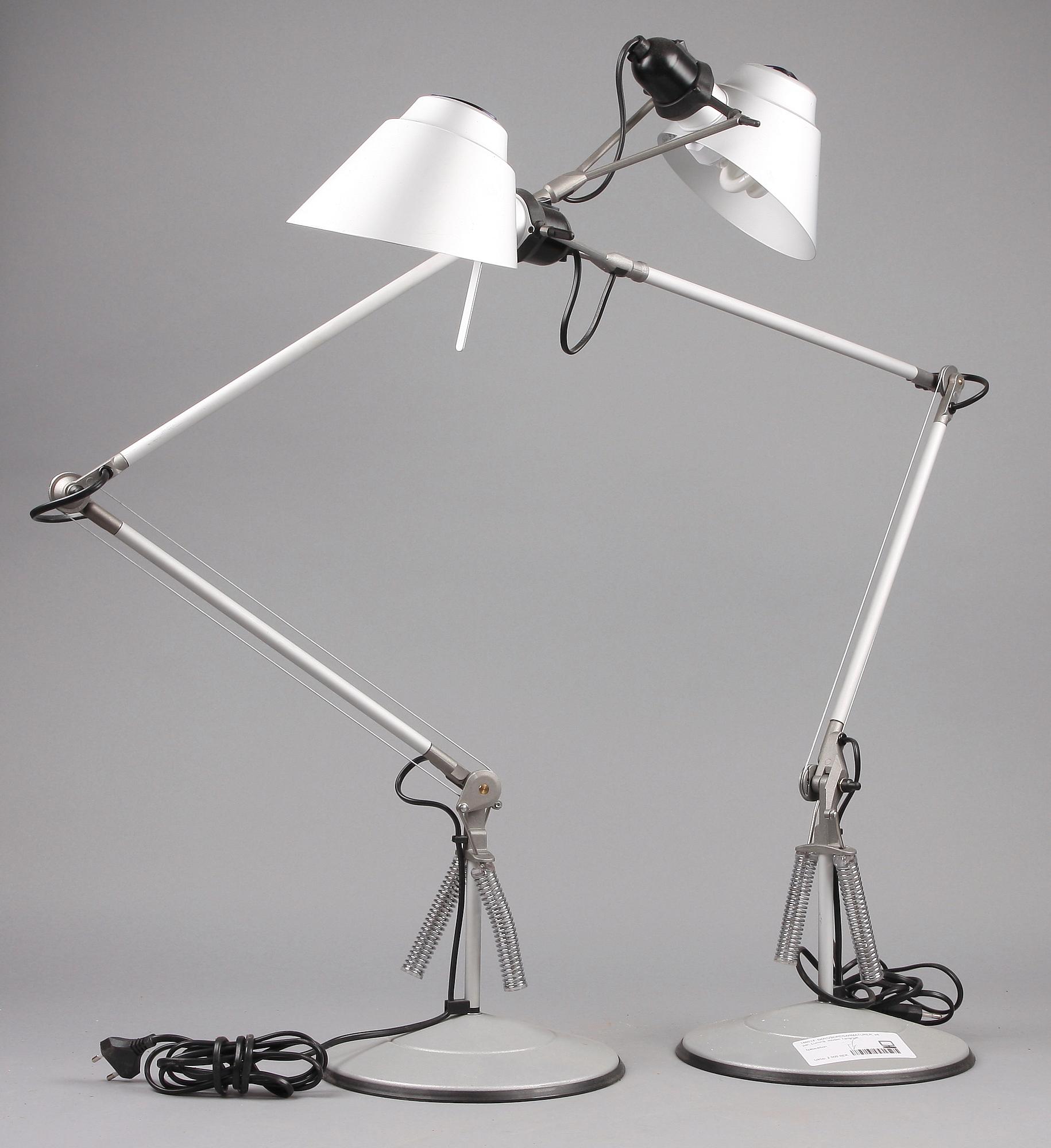 SKRIVBORDSLAMPOR, ett par, modell Tangram, Lumina.