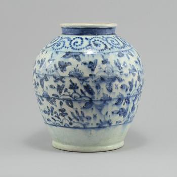 KRUKA, porslin, troligen sydasien, 1800-tal.
