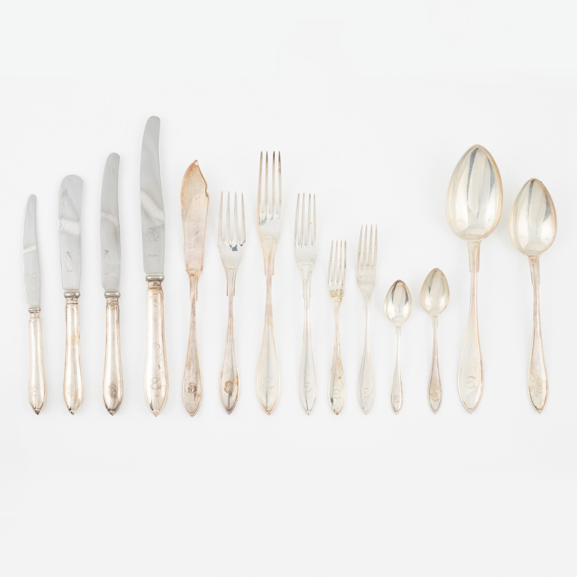 Bestickservis, 149 delar, silver, modell "Svensk spets", mestadels CG Hallberg, Stockholm, bl.a. 1935.