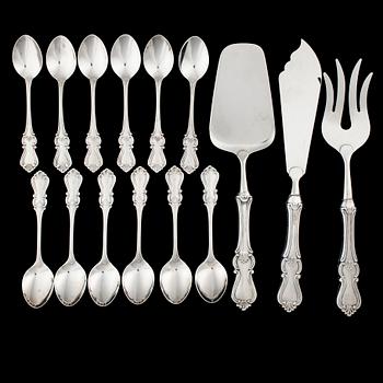 ATERIMIA, 6+6+2+1, hopeaa ja terästä, "Romantica", suomalaiset leimat, 2000-2004. Lusikoiden paino 165 g.