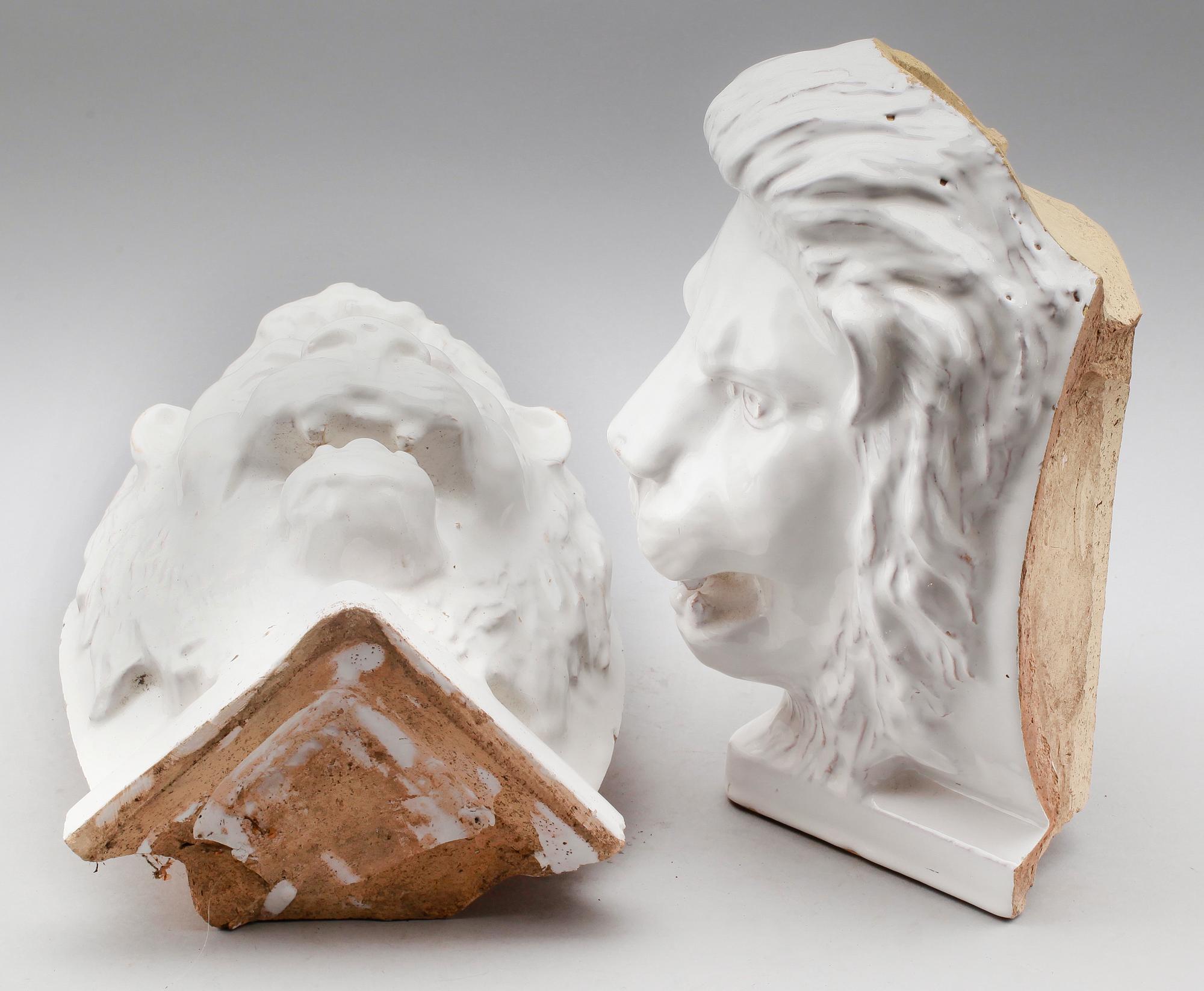 DEKORELEMENT, 2 st, till kakelugn, 1900-talets första hälft.