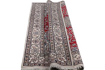 Matta, Nain, part silk, ca. 303 x 198 cm.