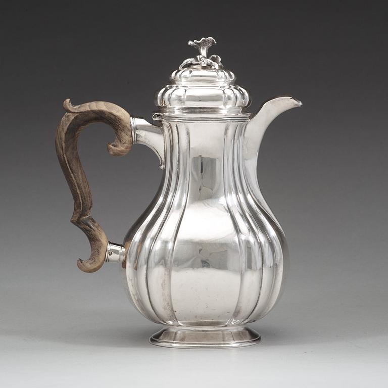 Johan Lorens Starin, kaffekanna, silver, Stockholm 1742. Fredrik I:s stil.