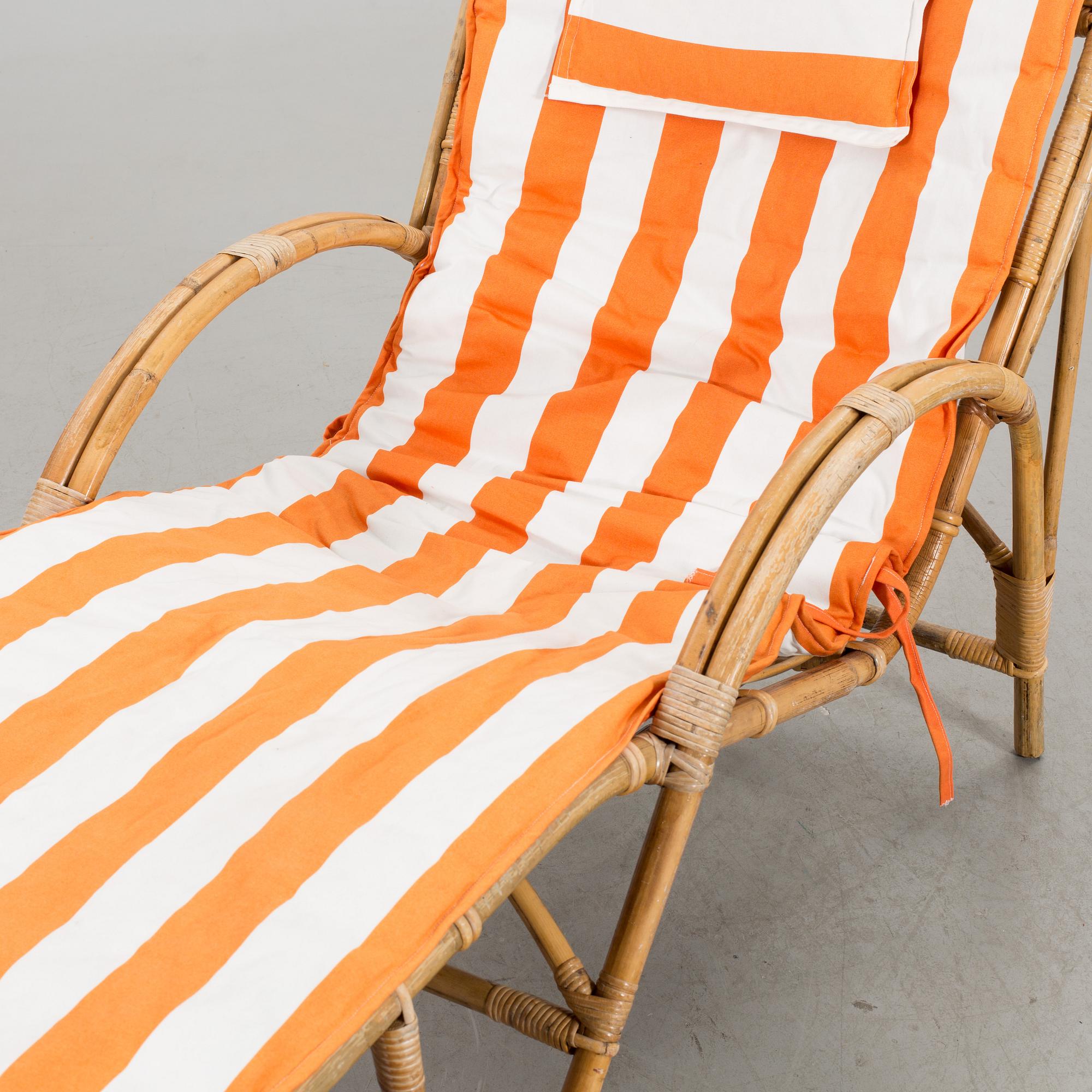 SOLSTOL/VILFÅTÖLJ, rotting, 1900-tal. Dyna medföljer.