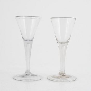 Spetsglas, ett par, glas. Sverige 1700-tal.