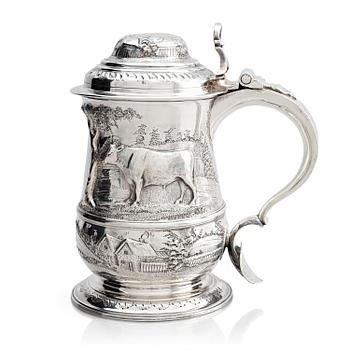 304. Humphrey Payne, dryckeskanna, silver, London 1748.