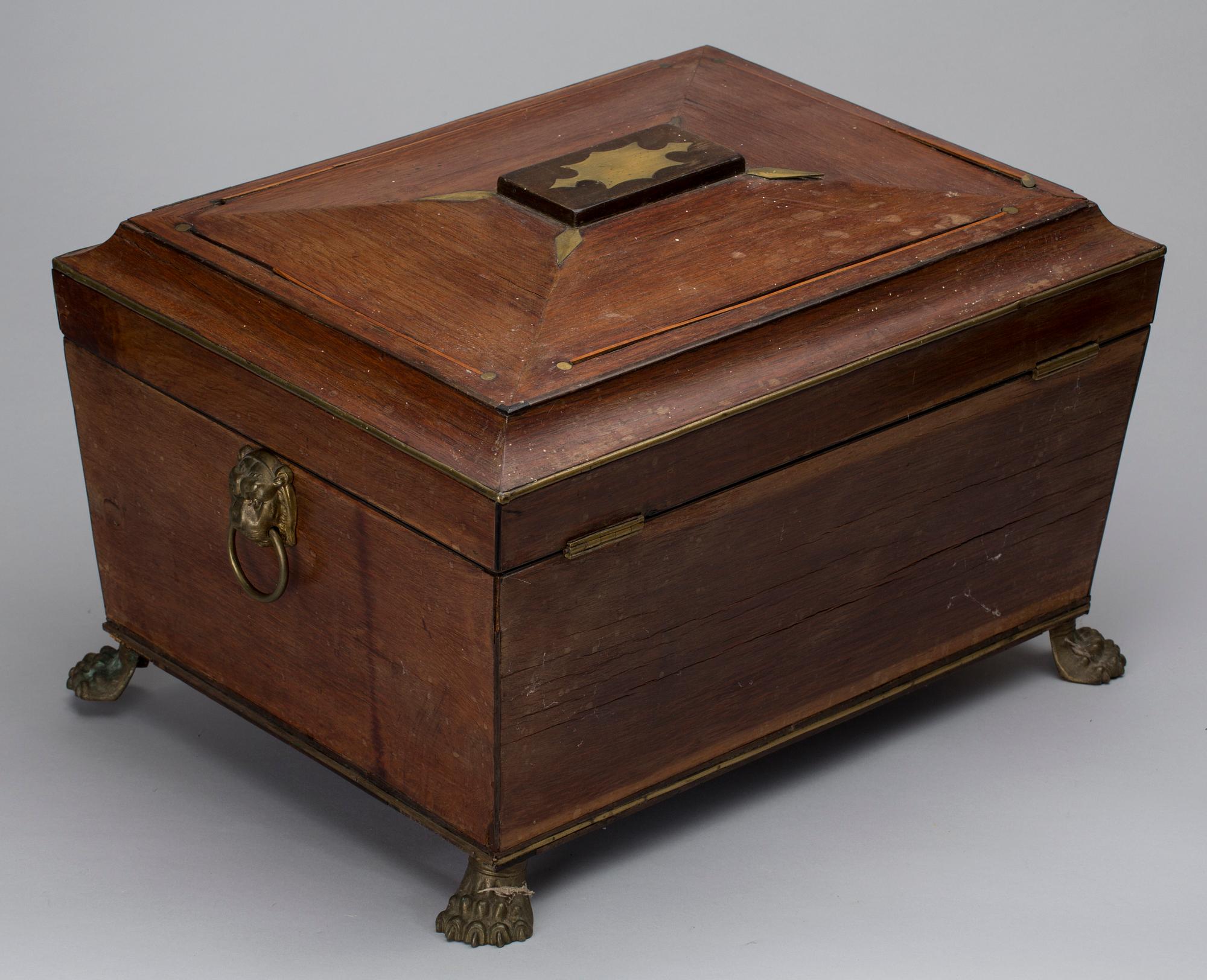SCHATULL, England, 1800-tal.