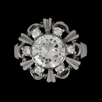 A diamond, total gem weight circa 2.39 cts, ring. Quality I-I/VS.