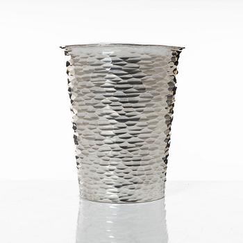 Bägare. sterlingsilver. Torbjörn Groth, Stockholm 1986.