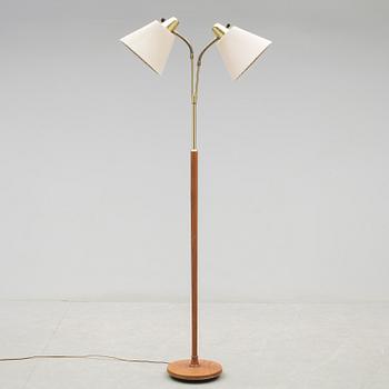 GOLVLAMPA, tvåarmad, 1900-talets mitt.