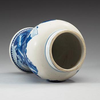 A blue and white jar, Qing dynasty, Kangxi (1662-1722).