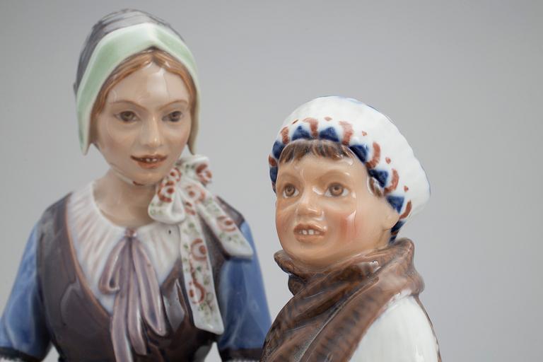 Two 20h Century Danish porcelain figurines no 1064 and 1142 by Dahl Jensen.