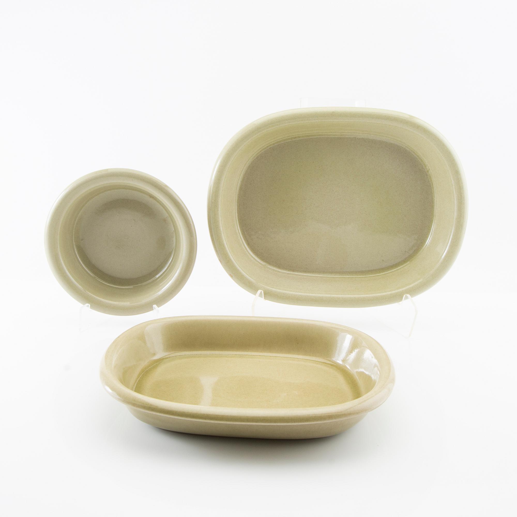 Signe Persson-Melin, servis ca 81 dlr "Celadon" Boda Nova sent 1900-tal porslin.