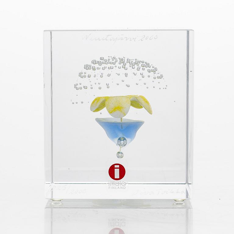 Oiva Toikka, vuosikuutio 2000, signeerattu Oiva Toikka Nuutajärvi 2000, 925/2000.