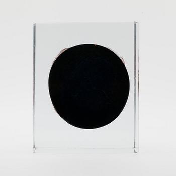 ÅRSKUB, glas, signerad Oiva Toikka, Nuutajärvi 1984, numrerad 689/2000.