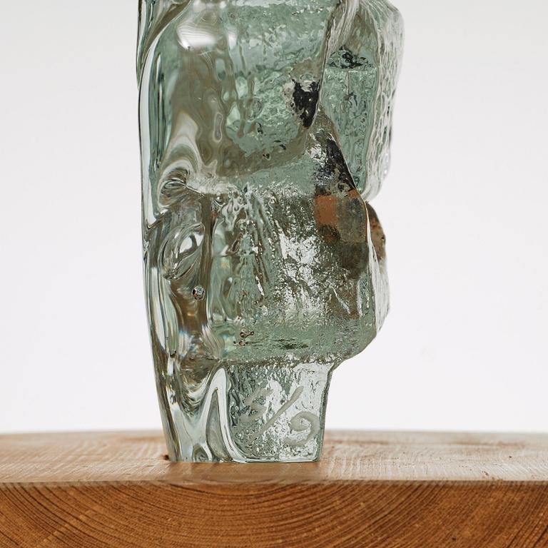 Edvin Öhrström, a cast glass sculpture of a bull's head, Lindshammar, Sweden 1950's.