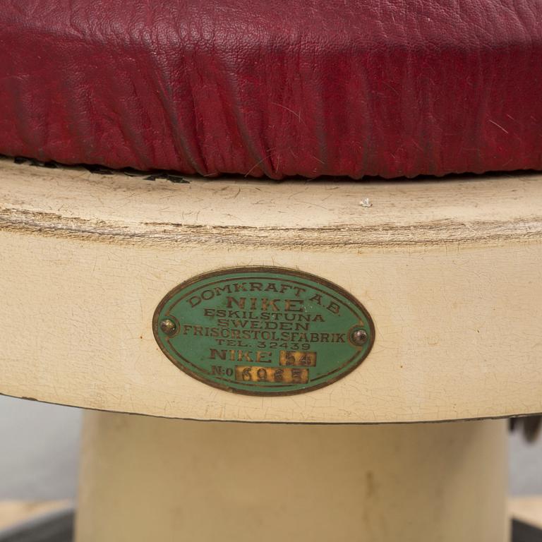 A barber chair by Nike, Eskilstuna.