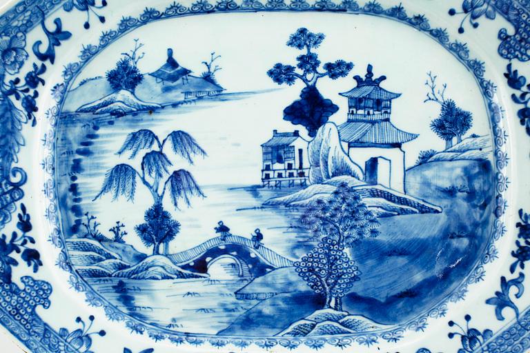 STEKFAT, porslin, Kina, Qianlong (1736-95).